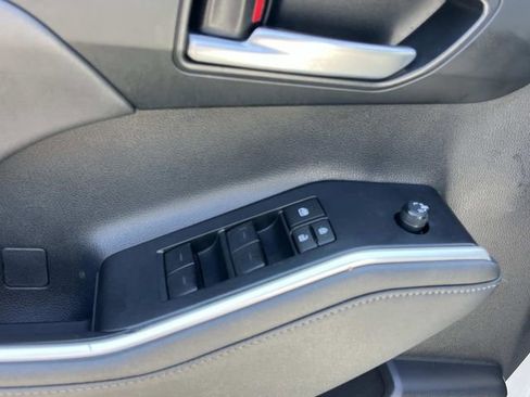 Used 2023 Toyota Highlander XLE FWD image 34