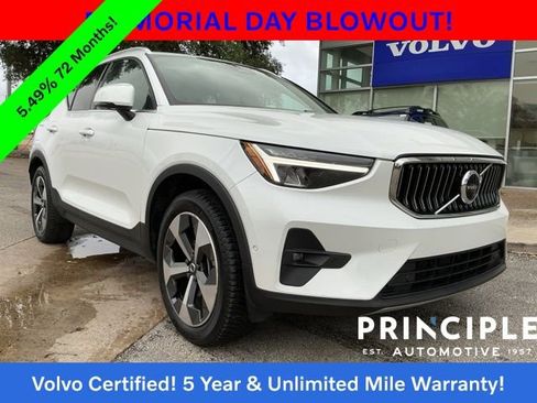 Used 2023 Volvo XC40 B5 Plus w/ Driver Assist Package AWD/4WD image 1
