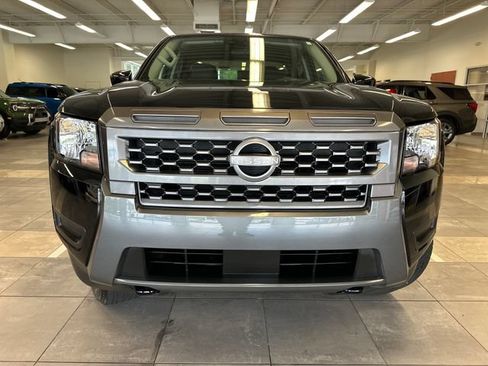 Used 2025 Nissan Frontier SV AWD/4WD image 17