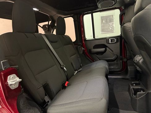 Used 2022 Jeep Wrangler Unlimited Sport image 15
