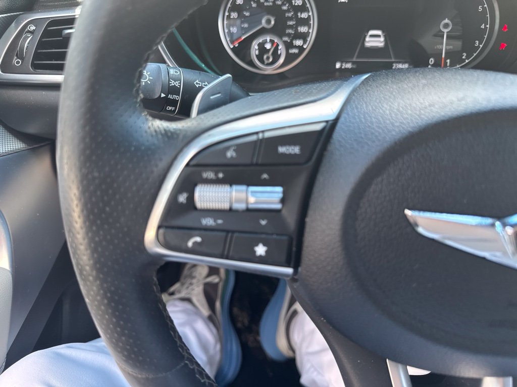 Used 2023 Genesis G70 3.3T RWD image 24