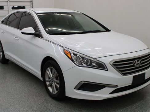 Used 2017 Hyundai Sonata SE FWD image 4