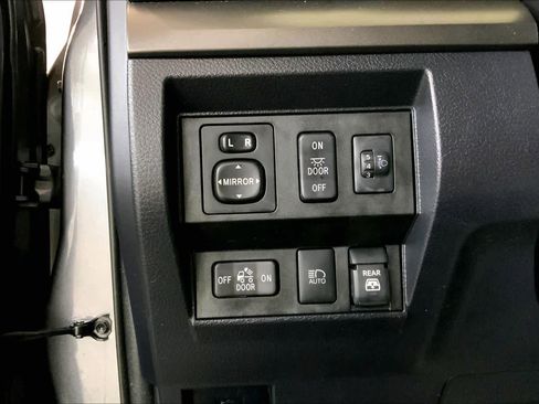 Used 2019 Toyota Tundra SR5 image 33