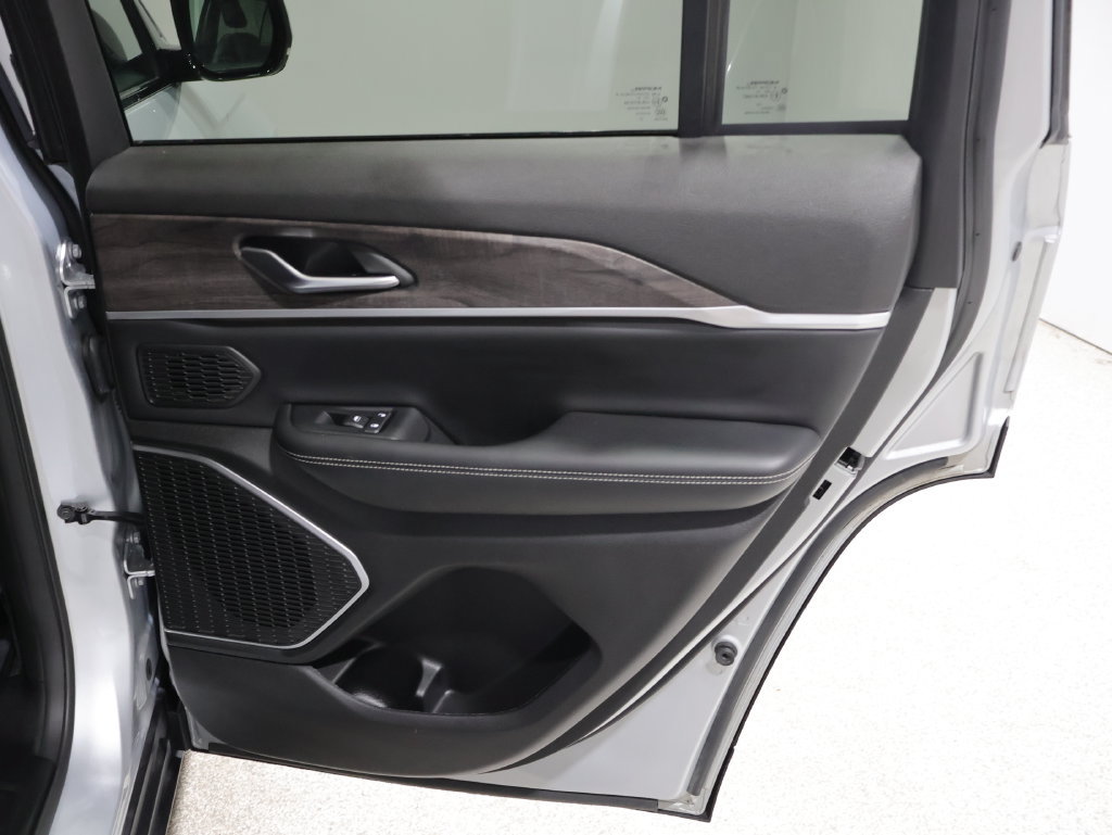 Used 2023 Jeep Grand Cherokee 4WD 4xe image 21