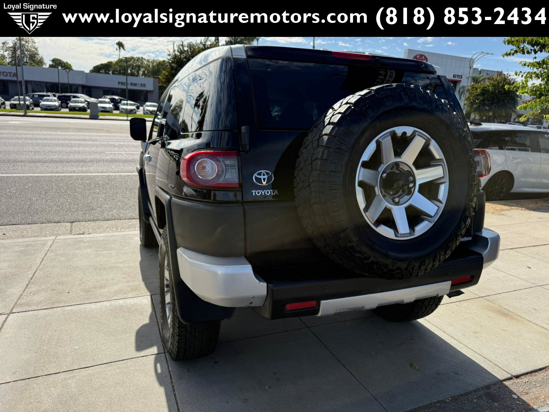 Used 2014 Toyota FJ Cruiser 4WD w/ Upgrade Package image 5