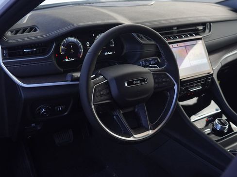 New 2025 Jeep Grand Cherokee Limited w/ Trailer Tow Package image 50