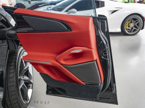 Used 2025 Ferrari Purosangue AWD/4WD image 43