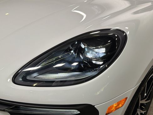 Certified 2026 Porsche Macan S AWD/4WD image 10