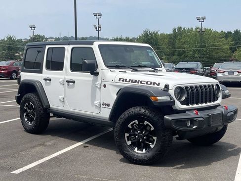 Used 2025 Jeep Wrangler Unlimited Rubicon AWD/4WD image 1