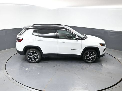 Used 2025 Jeep Compass Limited AWD/4WD image 38