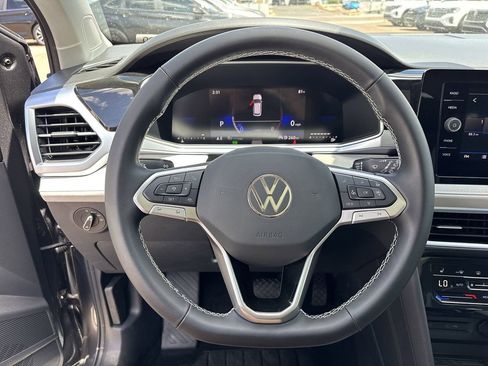 New 2026 Volkswagen Taos SE FWD image 19