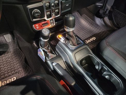 Used 2021 Jeep Wrangler Unlimited Rubicon AWD/4WD image 22