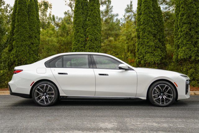 Used 2024 BMW i7 xDrive60 AWD/4WD image 8