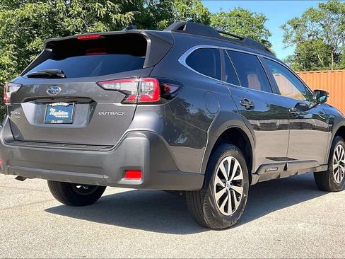 Used 2024 Subaru Outback Premium AWD/4WD image 13