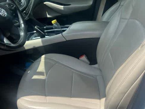 Used 2018 Buick Enclave Essence FWD image 5
