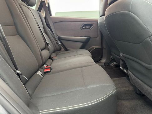 Used 2023 Nissan Rogue S image 33