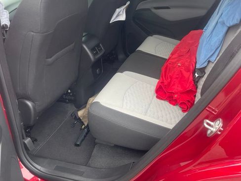 Used 2018 Chevrolet Equinox LT FWD image 9