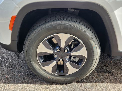 Used 2024 Jeep Grand Cherokee Limited 4xe image 25