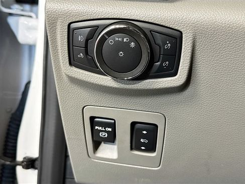 Used 2020 Ford F150 XLT w/ Equipment Group 302A Luxury AWD/4WD image 18