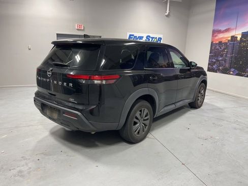 Used 2023 Nissan Pathfinder S image 5
