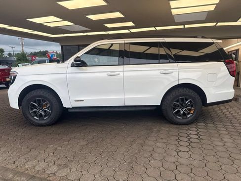 Used 2025 Ford Expedition Tremor AWD/4WD image 9