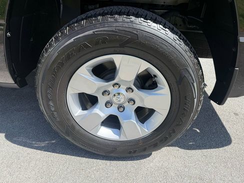 Used 2021 RAM 1500 Big Horn image 12