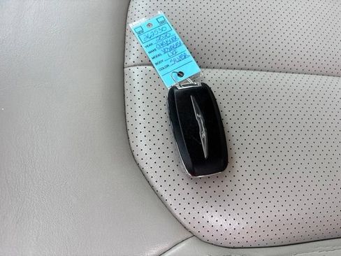 Used 2020 Chrysler Voyager Lxi FWD image 28