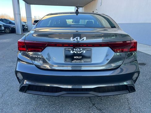 Used 2023 Kia Forte LXS w/ LXS Technology Package image 4
