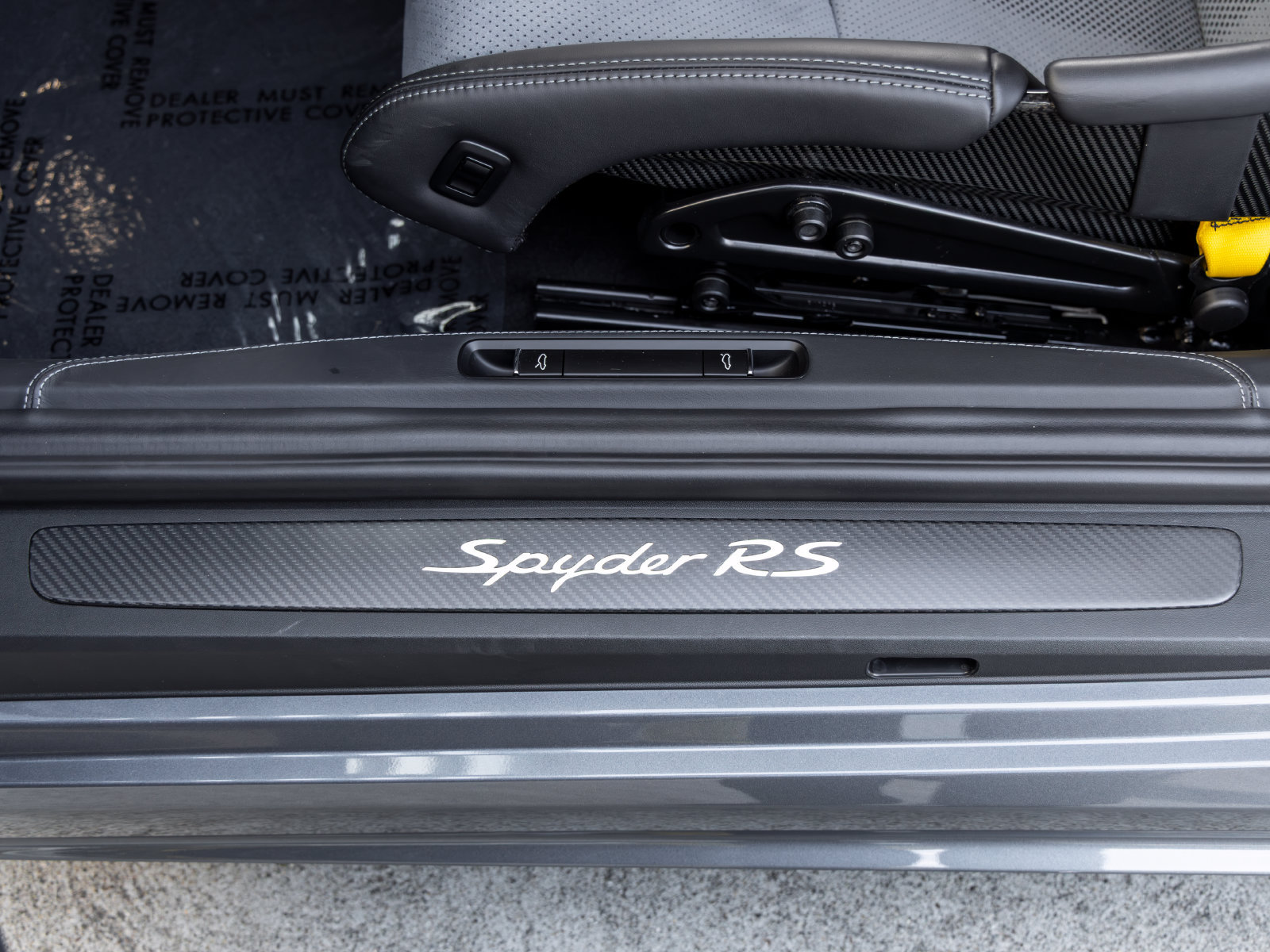 Certified 2025 Porsche 718 Boxster Spyder RS RWD image 37