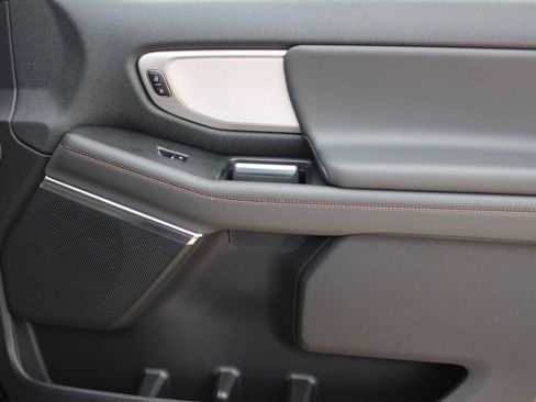 New 2025 Ford Expedition Active image 15