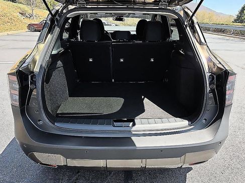 Used 2025 Nissan Kicks SV AWD/4WD image 21