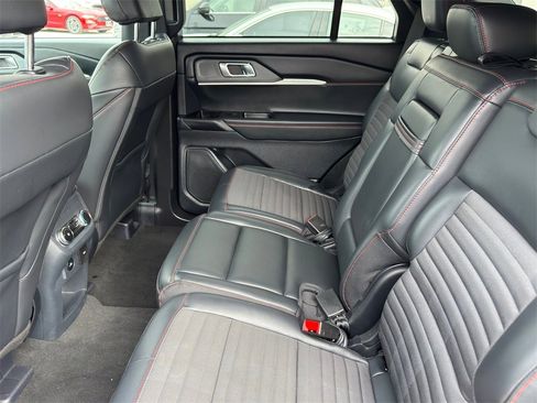 Used 2025 Ford Explorer ST-Line w/ ST-Line Street Pack image 29
