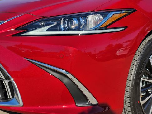 New 2025 Lexus ES 350 w/ Premium Package image 5