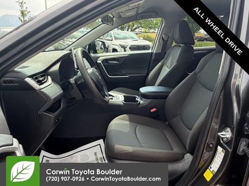 Used 2025 Toyota RAV4 XLE AWD/4WD image 23