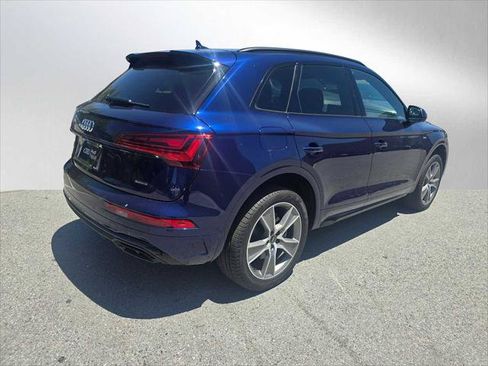 Certified 2025 Audi Q5 2.0T Premium w/ Convenience Plus Package AWD/4WD image 3