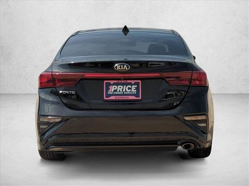Used 2021 Kia Forte LXS FWD image 7