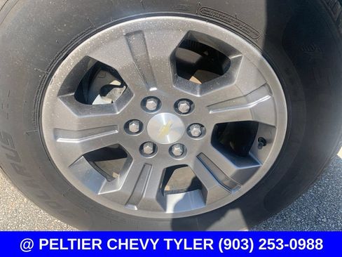 Used 2019 Chevrolet Tahoe LT w/ Off-Road Package AWD/4WD image 10