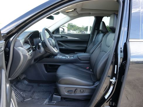 Certified 2026 INFINITI QX60 Luxe w/ Cargo Package FWD image 17