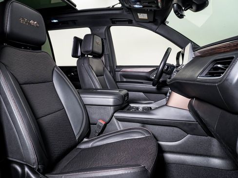 Used 2023 Chevrolet Tahoe High Country w/ Advanced Technology Package image 15