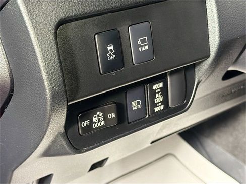 Used 2022 Toyota Tacoma TRD Off-Road image 10