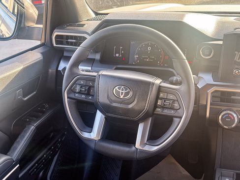 New 2026 Toyota 4Runner SR5 AWD/4WD image 19