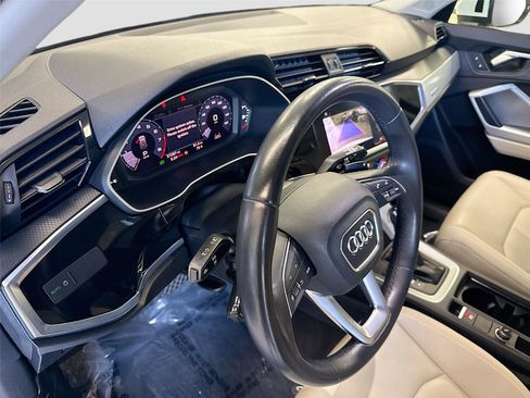 Certified 2021 Audi Q3 2.0T Premium w/ Convenience Package AWD/4WD image 9
