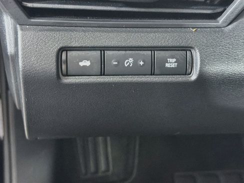 Used 2025 Nissan Altima 2.5 SV FWD image 16