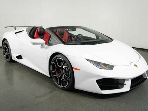 Used 2019 Lamborghini Huracan LP 580-2 RWD image 1