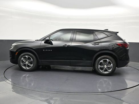 Used 2023 Chevrolet Blazer LT FWD image 2