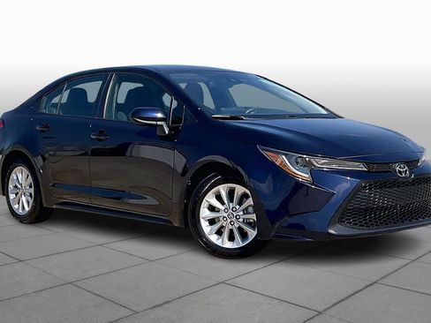 Used 2022 Toyota Corolla LE w/ LE Convenience Package image 3