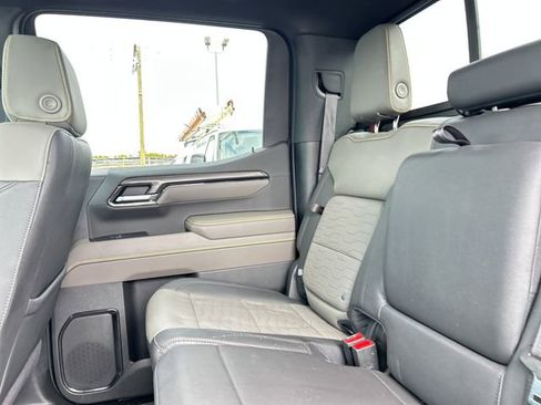 Certified 2023 Chevrolet Silverado 1500 ZR2 w/ Technology Package AWD/4WD image 19