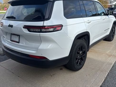 Certified 2024 Jeep Grand Cherokee L Laredo image 7