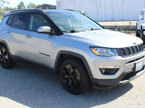 Used 2018 Jeep Compass Altitude w/ Popular Equipment Group image 3
