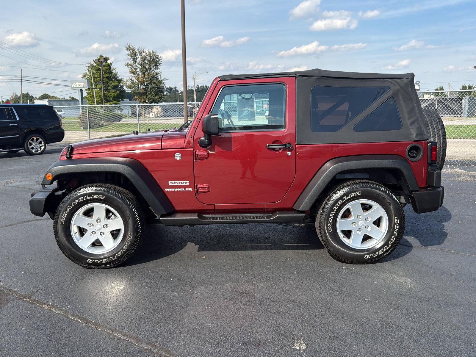 Used 2010 Jeep Wrangler Sport AWD/4WD image 2